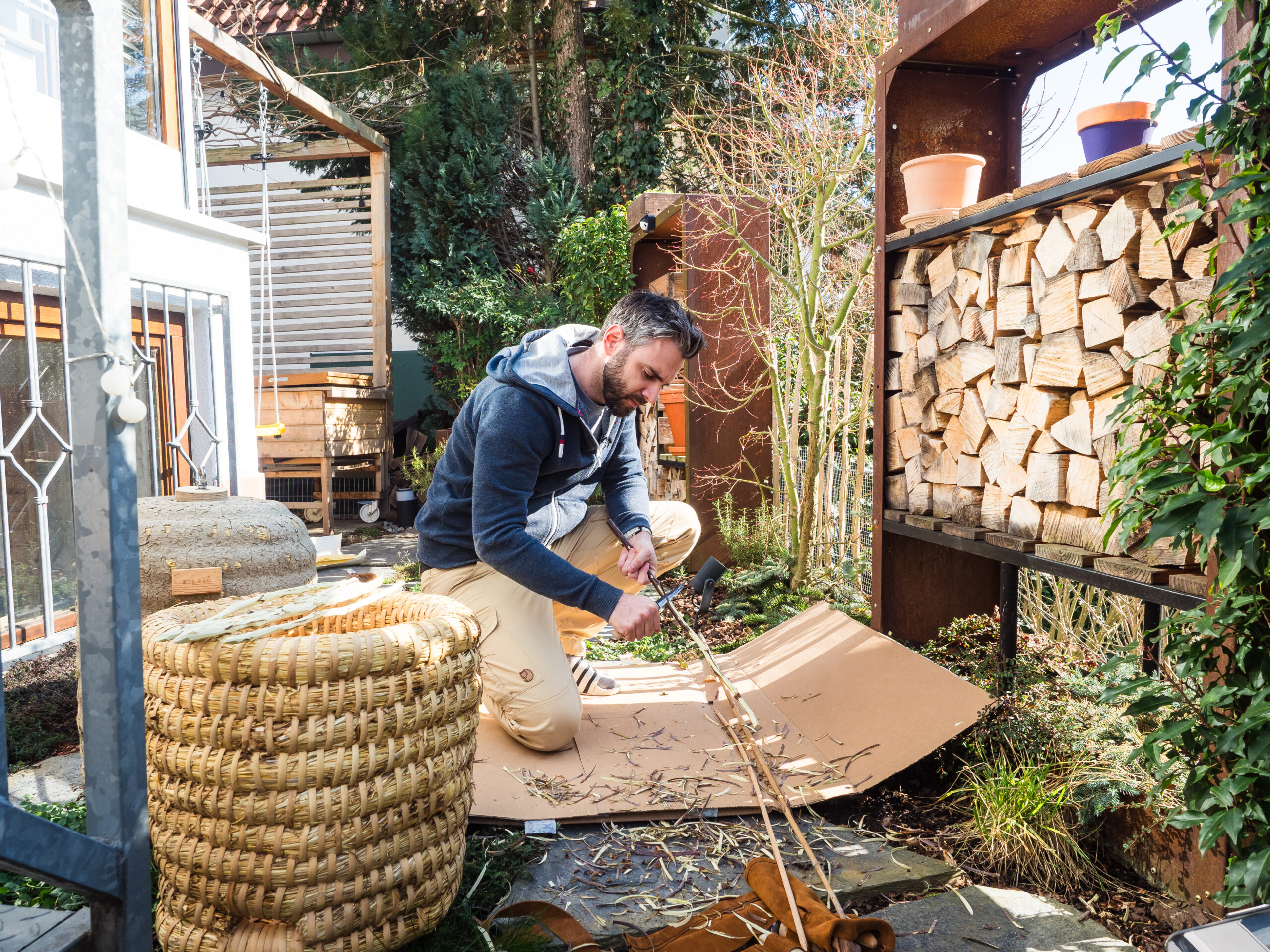 Bienenkorb Vorbereitung: Speile schnitzen