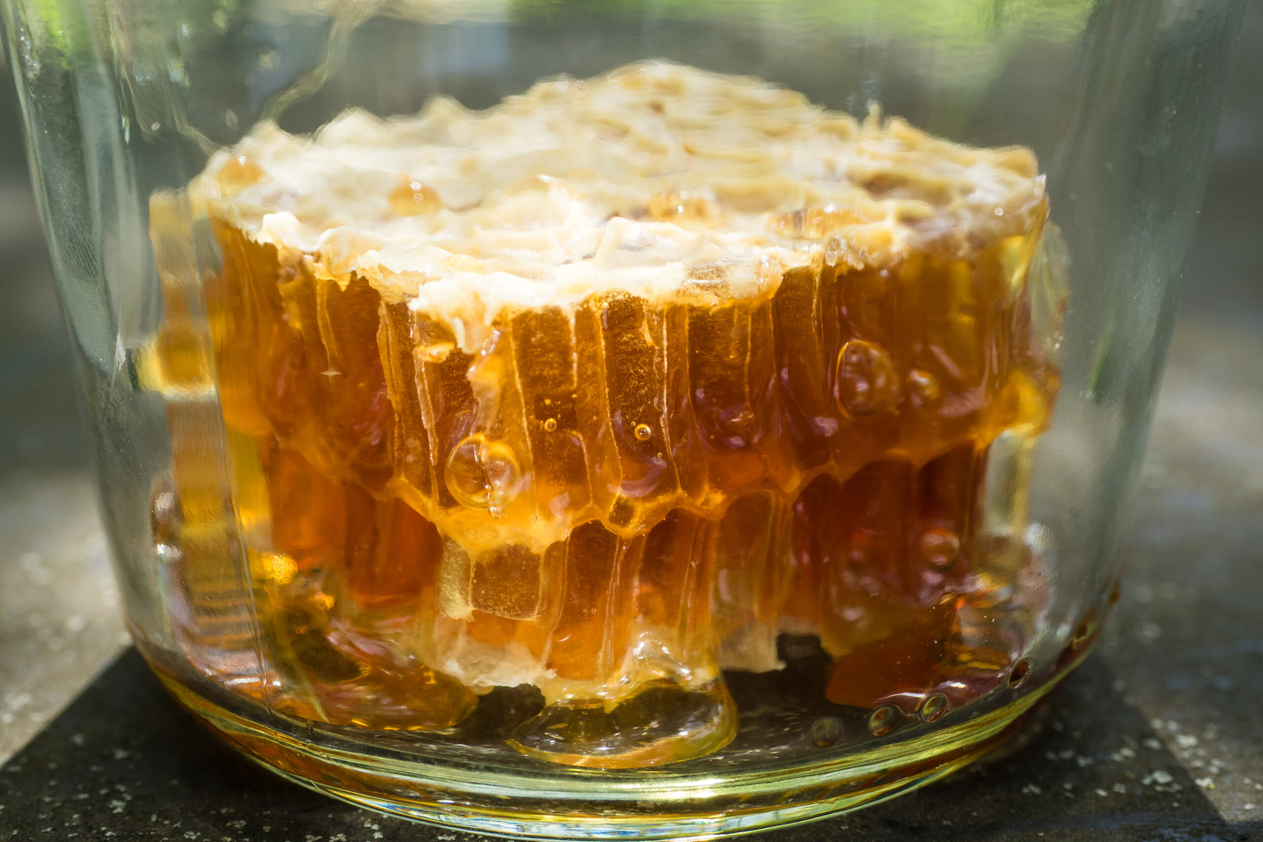 Honiguntersuchung vom Gox-Wert im frisch entnommenen Wabenhonig 